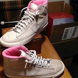 Nike Girls Shoes